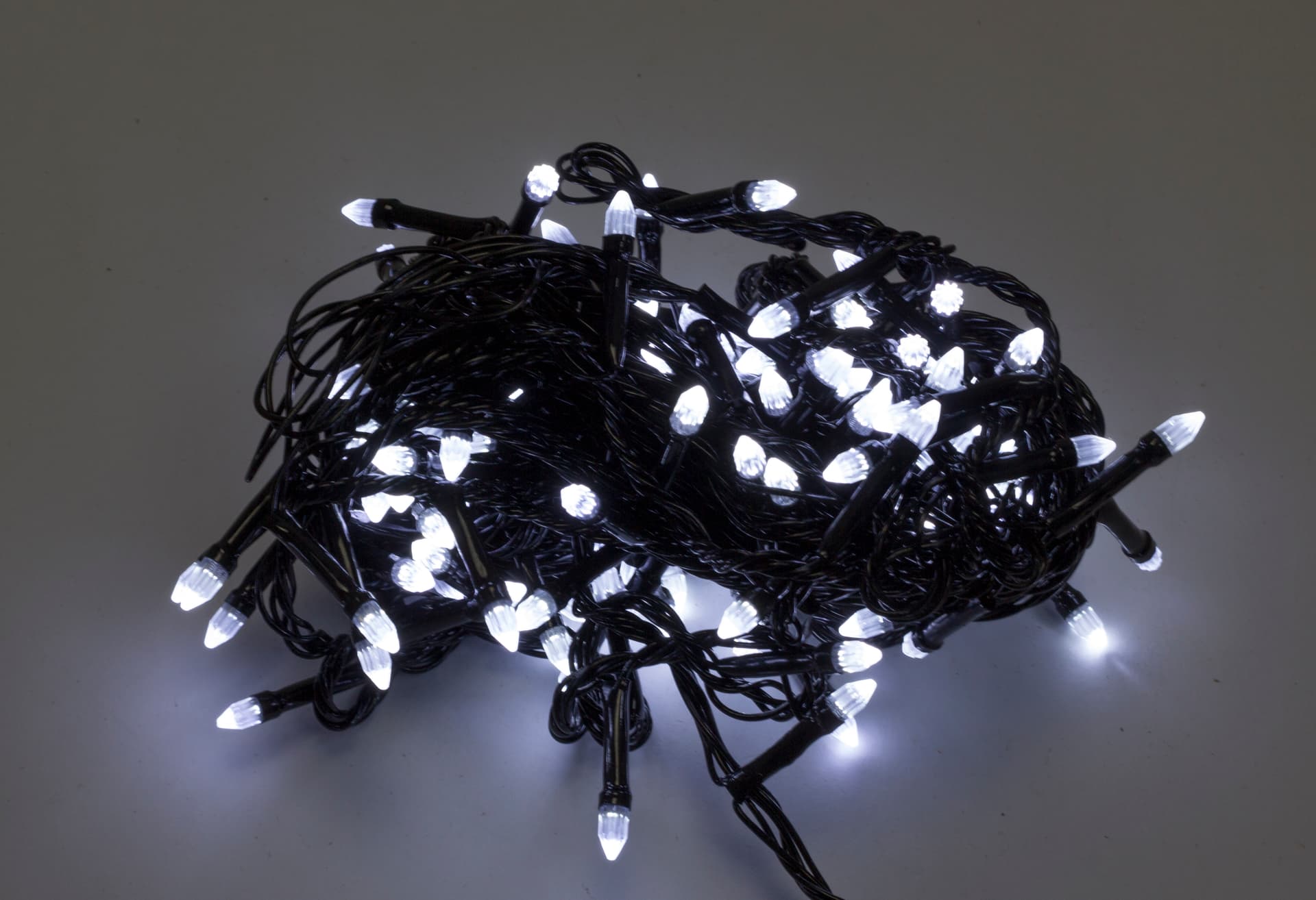 Гирлянда электрическая String Конус 200 LED белый, черный провод (100) 1220-03