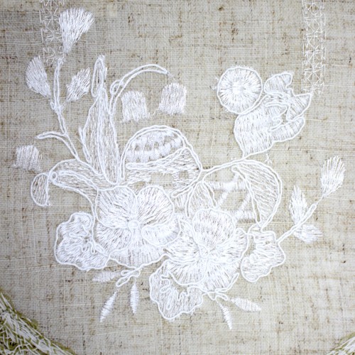 Великодня серветка "Паска з квітами" овал. 48х31см кремовий обідок №3588-200(12)