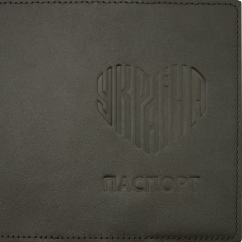 Обклад. на паспорт Україна напис в формі серця шкіра хакі тисн. №54593