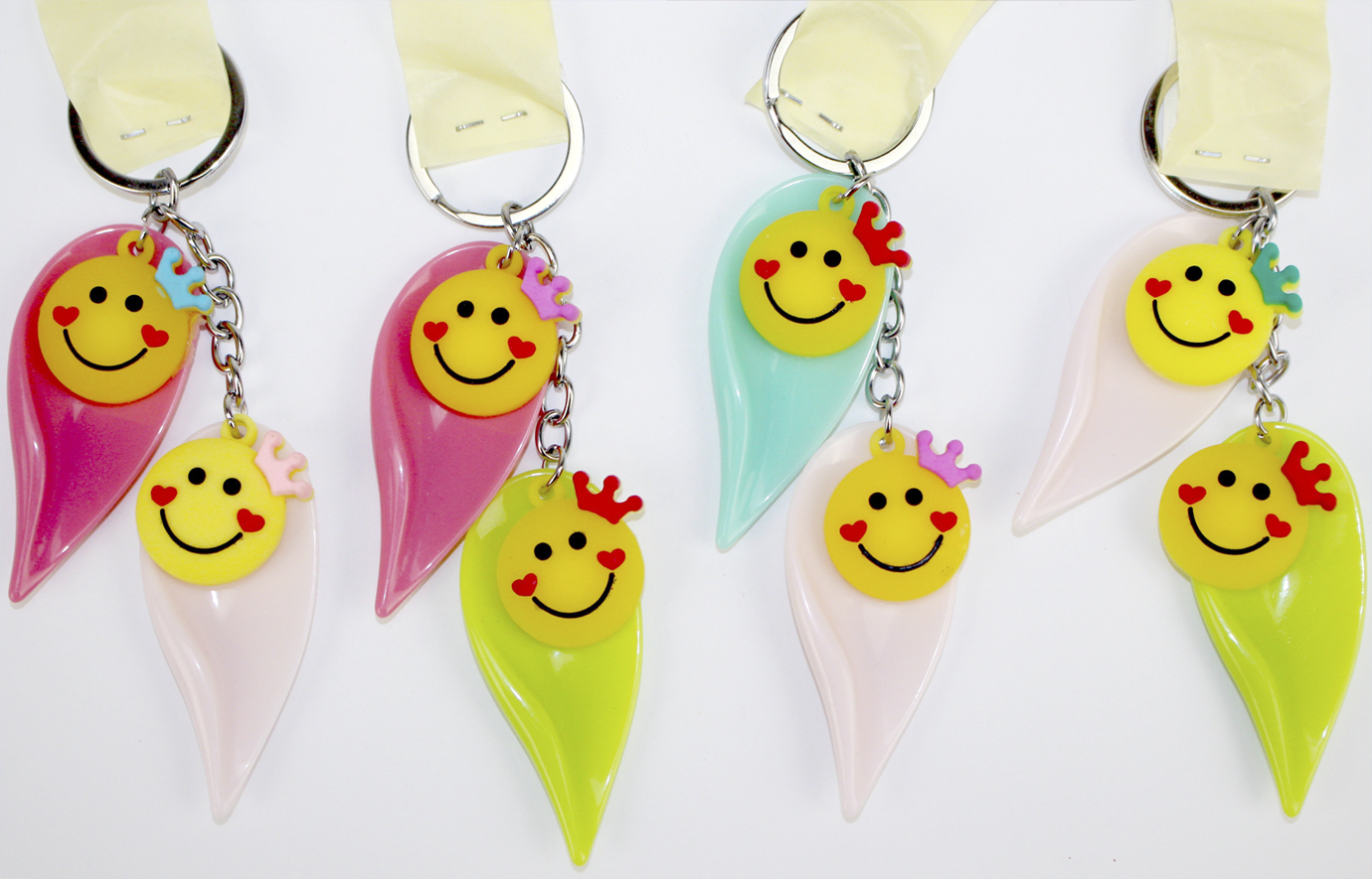 Брелок пластиковий "Листочок із смайликом" №3126(12) — фото товару | Канцелярський Сад